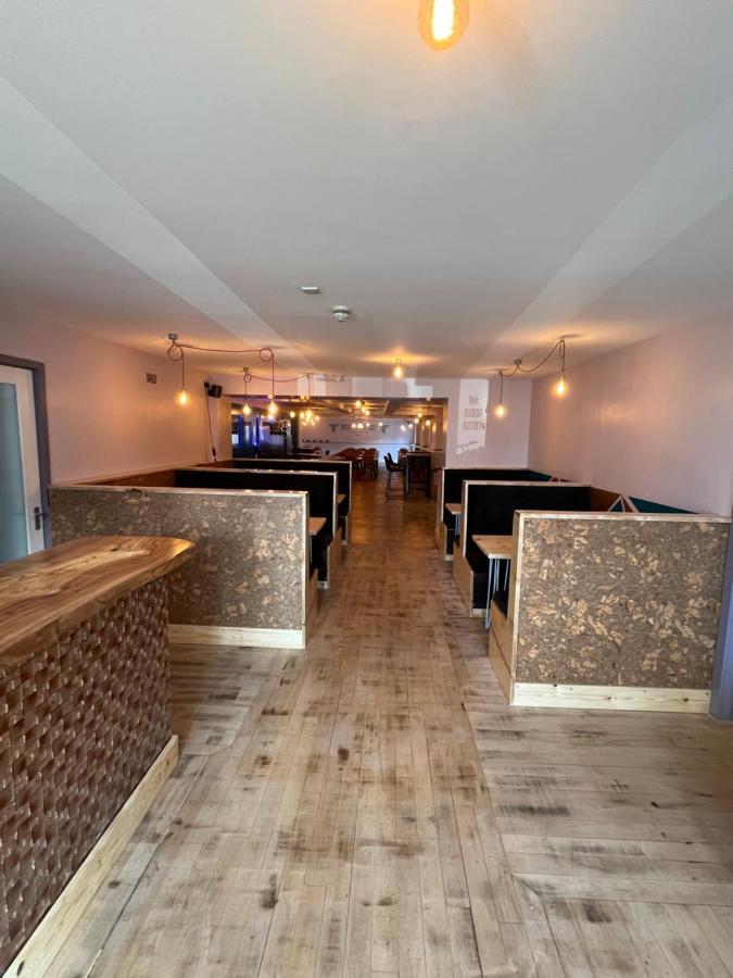 Hampton Hotel & Restaurant Llandrindod Wells Exteriör bild