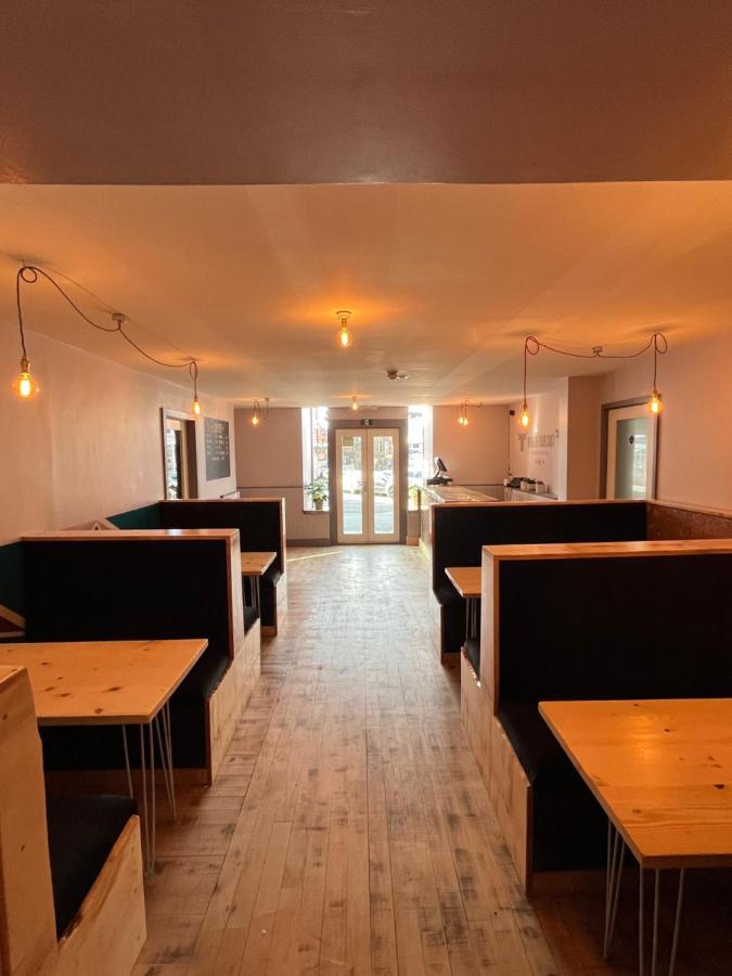 Hampton Hotel & Restaurant Llandrindod Wells Exteriör bild
