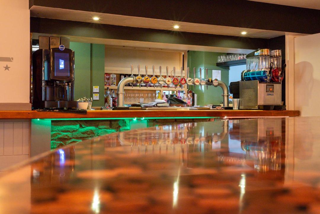 Hampton Hotel & Restaurant Llandrindod Wells Exteriör bild