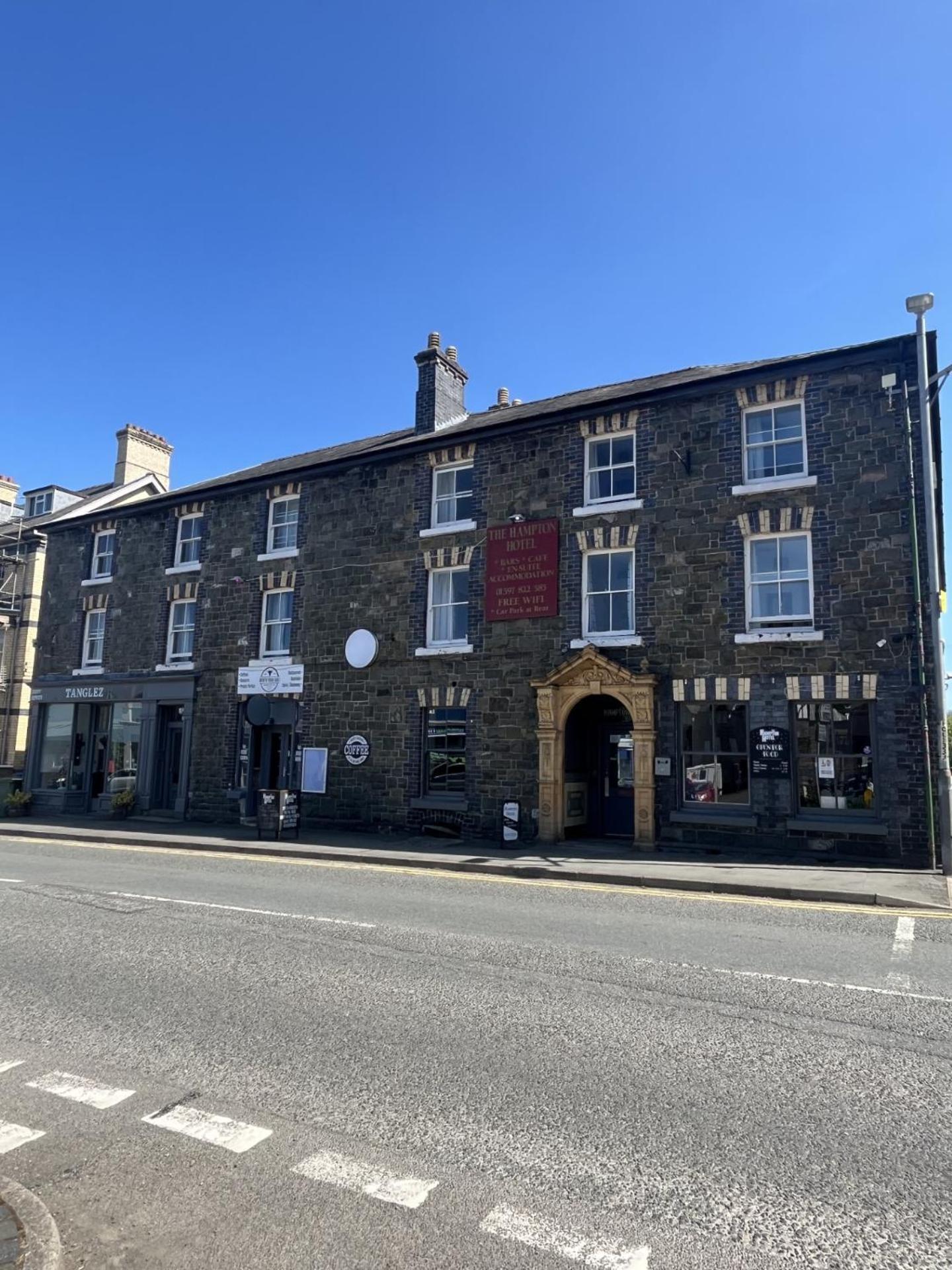 Hampton Hotel & Restaurant Llandrindod Wells Exteriör bild