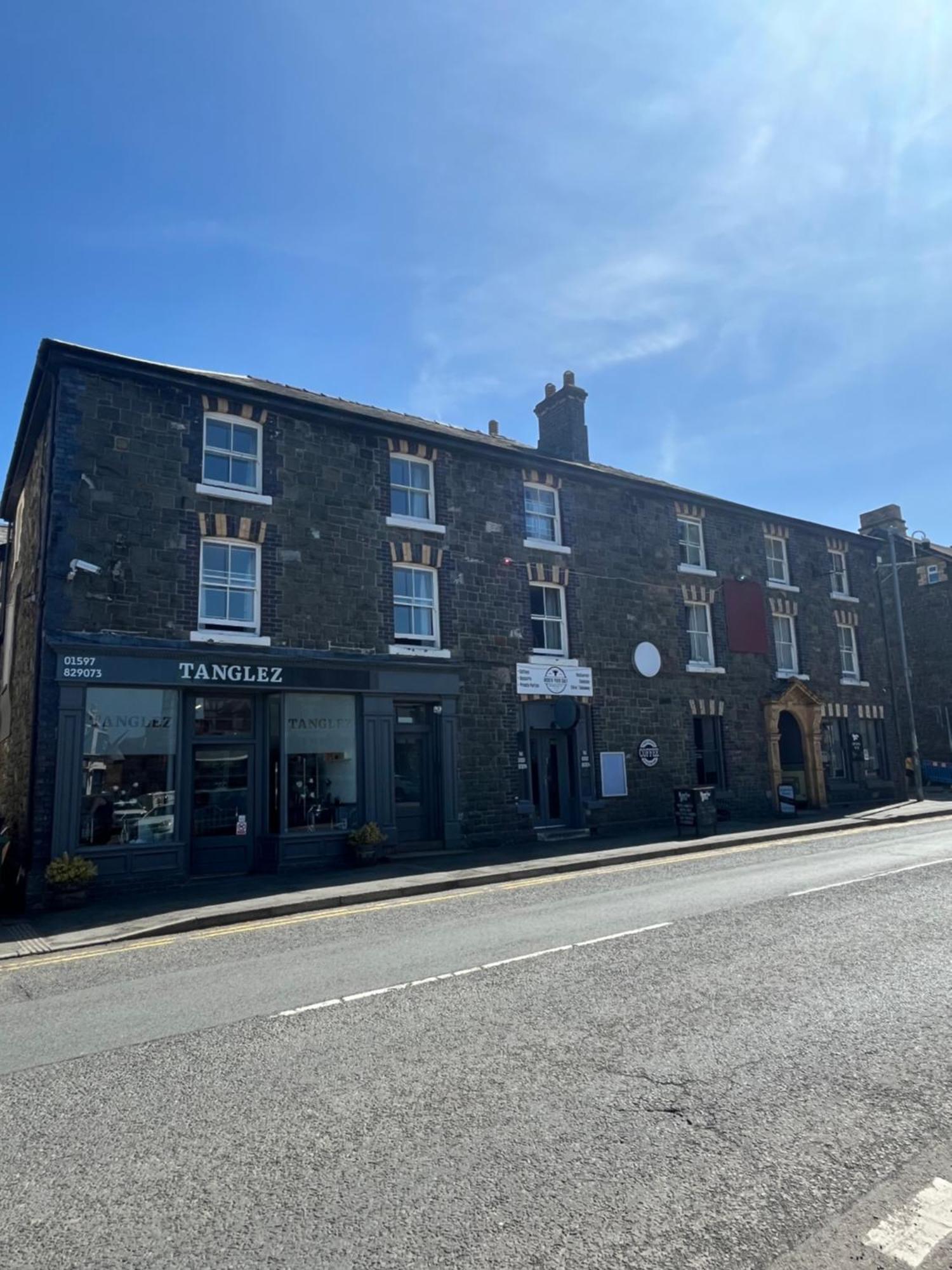 Hampton Hotel & Restaurant Llandrindod Wells Exteriör bild